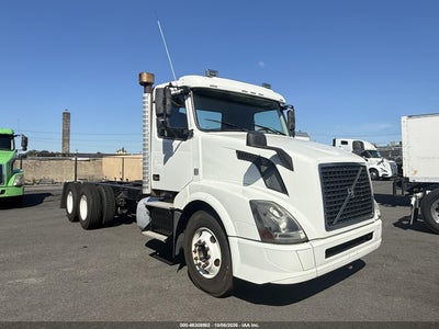 2017 VOLVO VNL