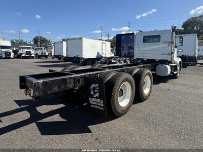 2017 VOLVO VNL 5
