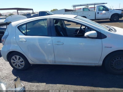 2014 TOYOTA PRIUS C 13