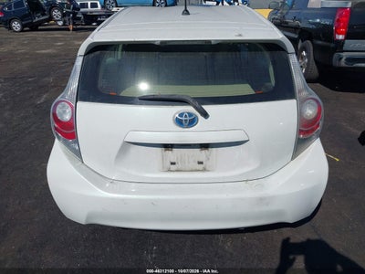 2014 TOYOTA PRIUS C 16