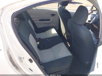2014 TOYOTA PRIUS C 8