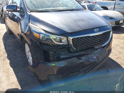 2016 KIA SEDONA 6