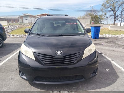 2016 TOYOTA SIENNA 12