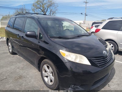 2016 TOYOTA SIENNA 13