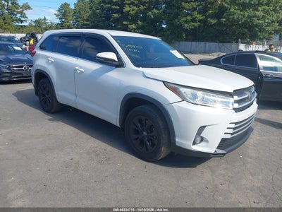 2017 TOYOTA HIGHLANDER LE