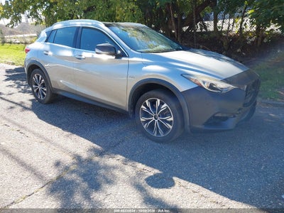 2017 Infiniti QX30 Premium