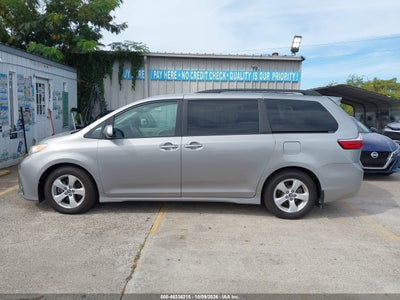 2018 TOYOTA SIENNA 14