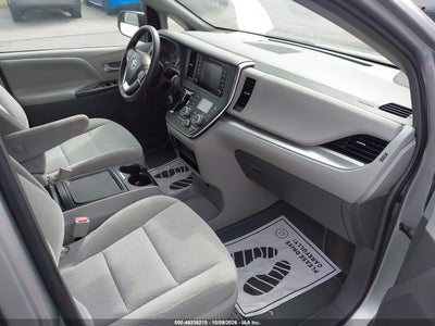 2018 TOYOTA SIENNA 5