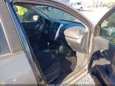 2016 NISSAN VERSA 5