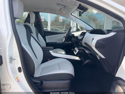 2016 TOYOTA PRIUS 5