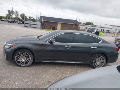 2015 INFINITI Q70L 14