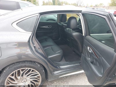 2015 INFINITI Q70L 8