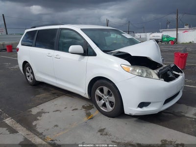 2015 TOYOTA SIENNA LE 8 PASSENGER