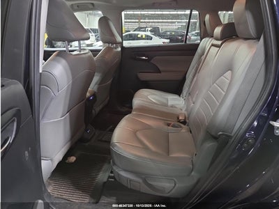 2022 TOYOTA HIGHLANDER 7