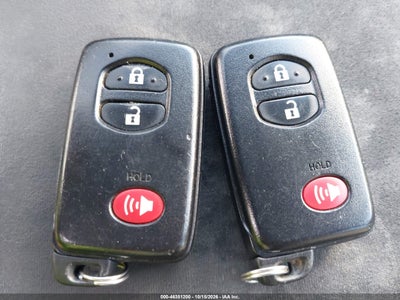 2014 TOYOTA PRIUS V 11