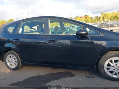 2014 TOYOTA PRIUS V 13