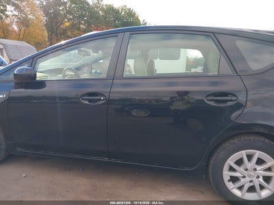 2014 TOYOTA PRIUS V 14