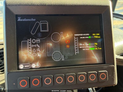 2024 FREIGHTLINER M2 106 12