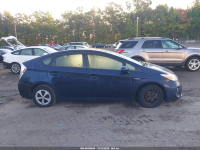 2015 TOYOTA PRIUS 13