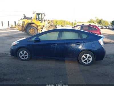2015 TOYOTA PRIUS 14