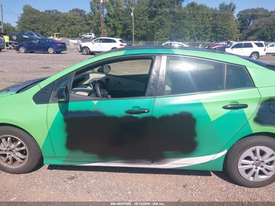 2016 TOYOTA PRIUS 14