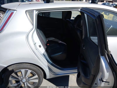 2014 NISSAN LEAF 8