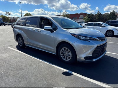 2025 TOYOTA SIENNA