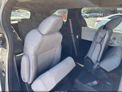 2025 TOYOTA SIENNA 12