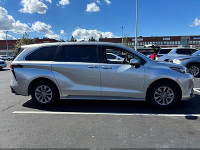 2025 TOYOTA SIENNA 6