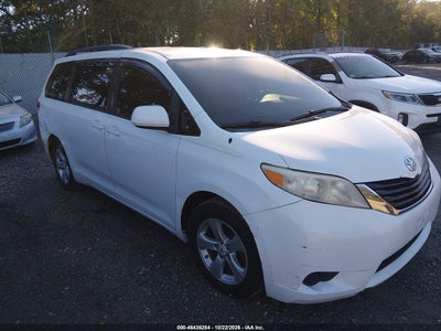 2012 Toyota Sienna LE V6 8 Passenger