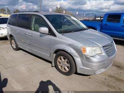 2009 Chrysler Town & Country Touring
