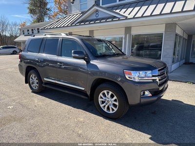 2017 Toyota Land Cruiser V8