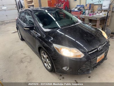 1FAHP3M29CL418271 FORD FOCUS Photo 1