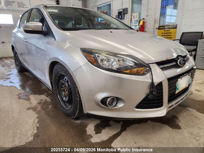 1FAHP3N22CL379750 FORD FOCUS Photo 1