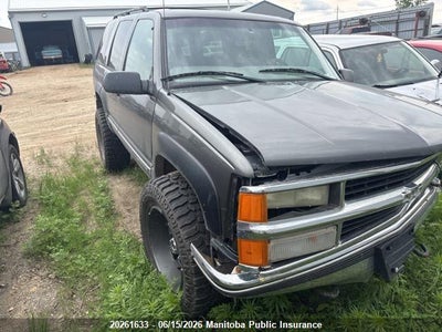 CHEVROLET 3500 1999. Lot# 20261633. VIN 1GNEK13R0XJ493142. Photo 1
