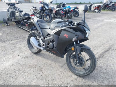 MLHJC5020B5000268 HONDA CBR125 Photo 1