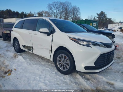 5TDGRKEC3NS109494 TOYOTA SIENNA Photo 1