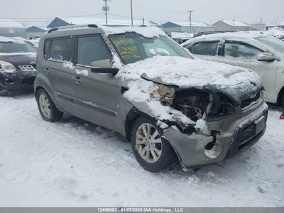 KNDJT2A67D7593895 KIA SOUL Photo 1