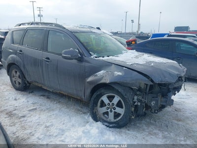 JA4JT3AX6AZ602725 MITSUBISHI OUTLANDER Photo 1