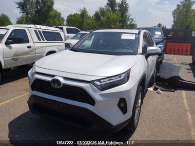 リアリガ10ページ Vehicle Details - Stock #: 12647222 - 2025 TOYOTA RAV4 XLE | IAA
