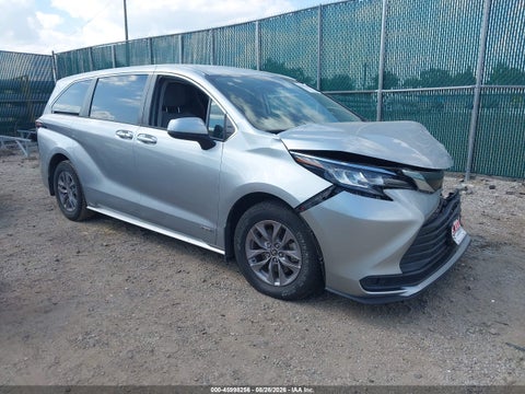 2021 Toyota Sienna LE