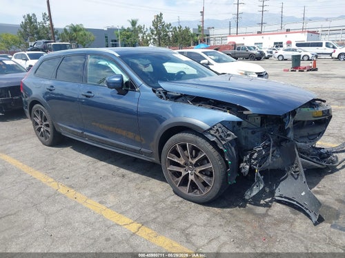 2020 Volvo V90 Cross Country T6