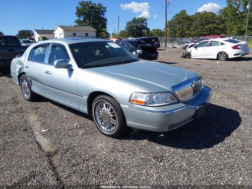 2007 Lincoln Town Car Signature Limited