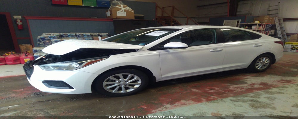 3KPC24A34JE033972 2018 HYUNDAI ACCENT photo no. 2
