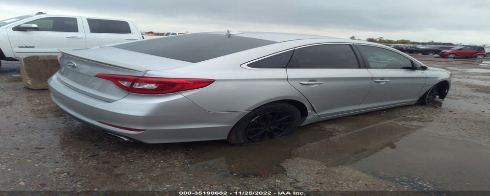 5NPE24AF2FH235070 2015 HYUNDAI SONATA photo no. 4