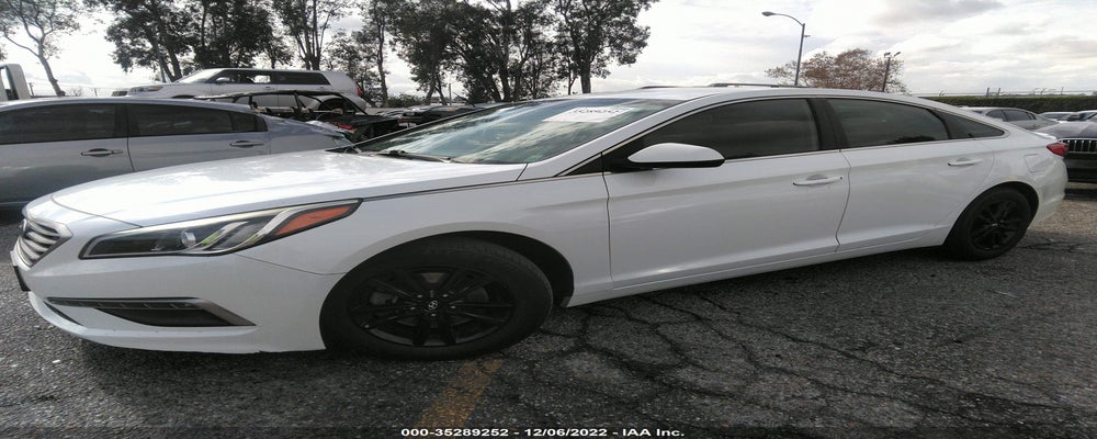 5NPE24AFXFH200762 2015 HYUNDAI SONATA photo no. 2