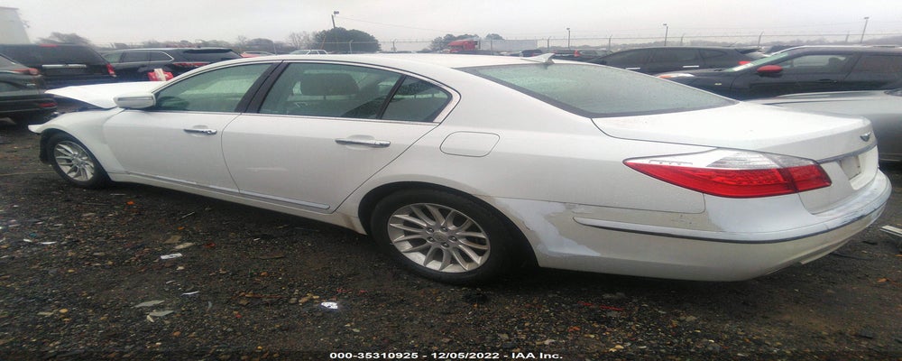KMHGC4DE6BU145313 2011 HYUNDAI GENESIS photo no. 3