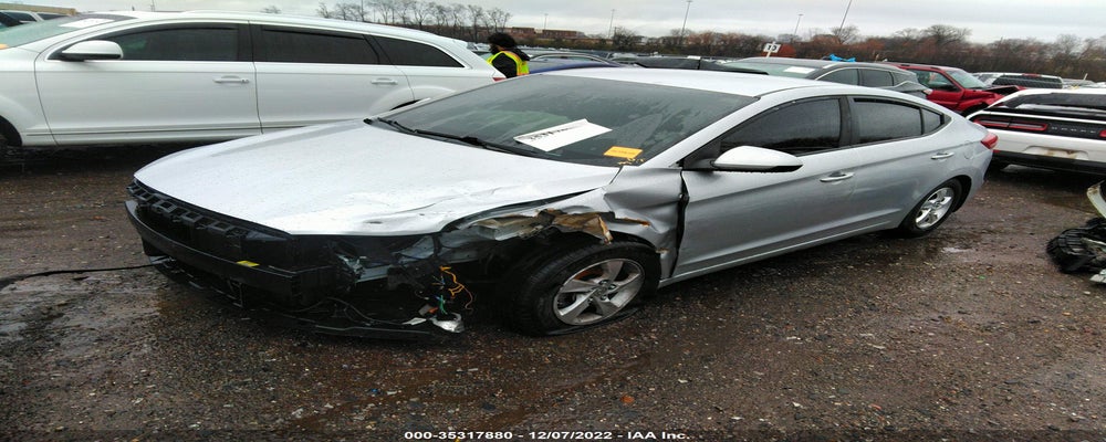 5NPD74LF5JH355979 2018 HYUNDAI ELANTRA photo no. 2