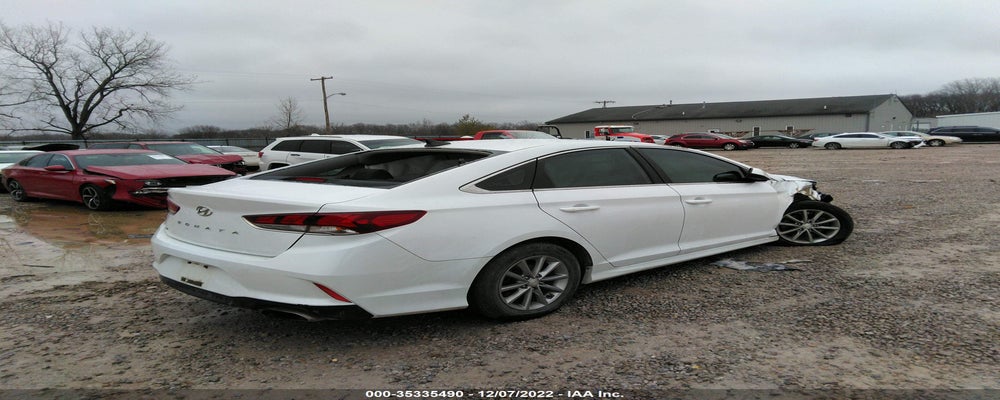 5NPE24AF0JH665740 2018 HYUNDAI SONATA photo no. 4