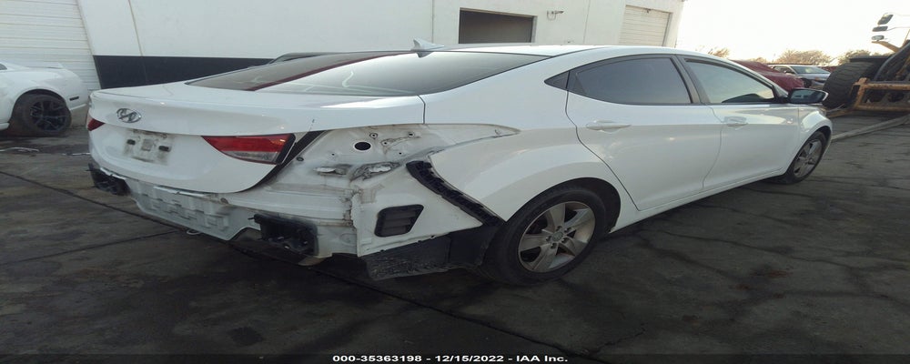 5NPDH4AE8CH105372 2012 HYUNDAI ELANTRA photo no. 4